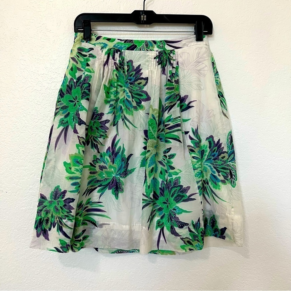 2/$30 Tahari silk blend pleated floral A line knee length skirt. - Picture 2 of 16